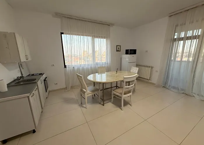 Apartament2 Faleza Nord Apartman